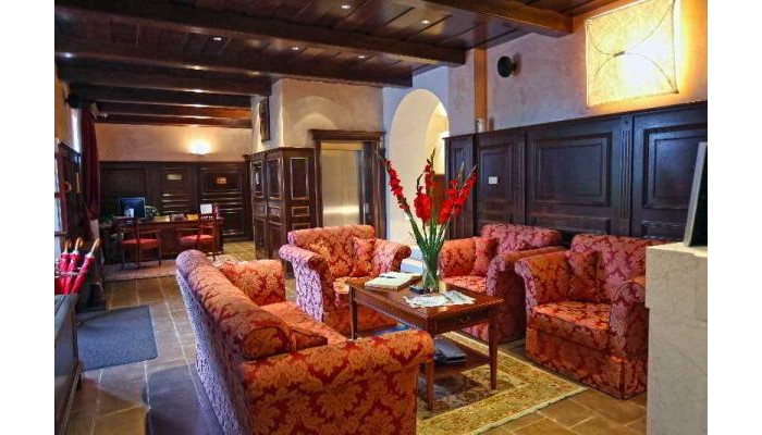 Hotel Kazbek poza 1