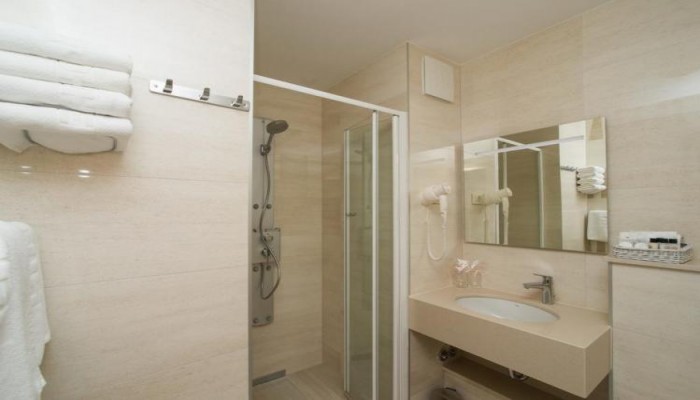 Hotel Biokovo poza 11
