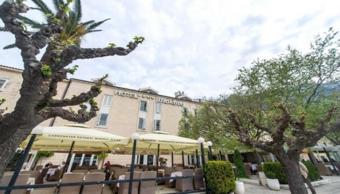 Hotel Biokovo poza 1