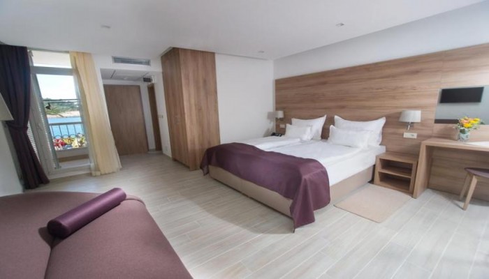 Hotel Biokovo poza 15