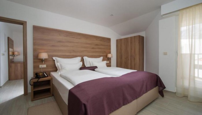 Hotel Biokovo poza 6