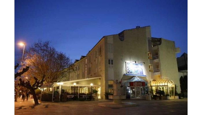Hotel Milenij poza 0