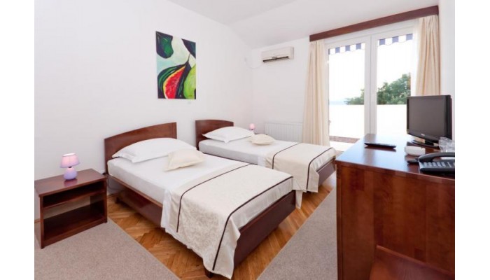 Hotel Baletna Skola poza 12