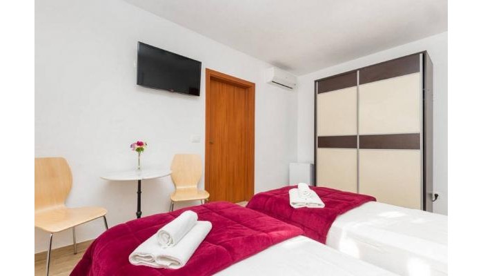 Peruzovic Rooms & Apartments poza 5
