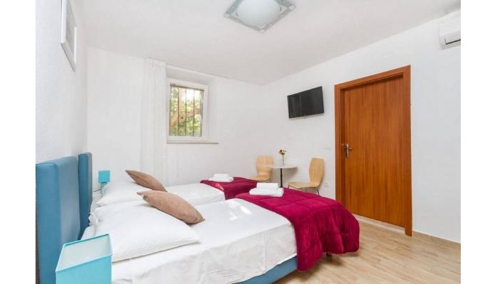 Peruzovic Rooms & Apartments poza 6