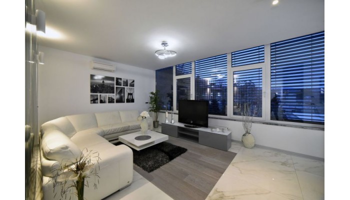 Apartment Luxury 4u poza 9