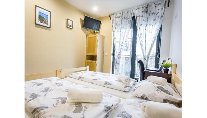 Hotel Hostel Moving poza 4