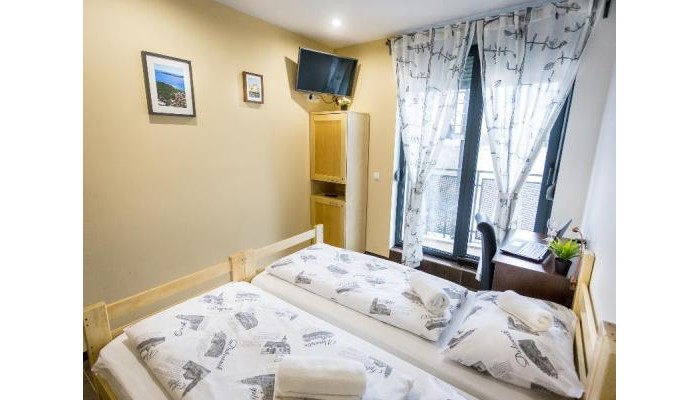 Hotel Hostel Moving poza 3