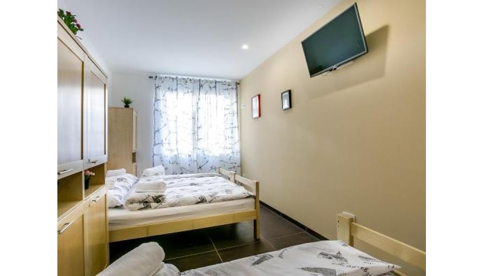 Hotel Hostel Moving poza 2