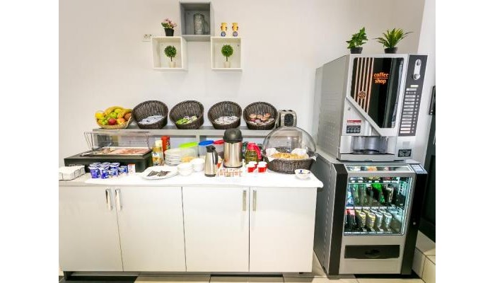 Hotel Hostel Moving poza 0